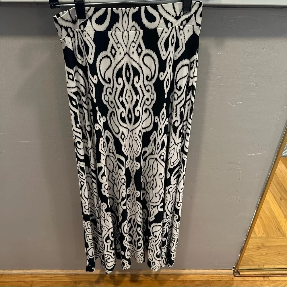 INC Black and White Poly Spandex Silver Studded Maxi Skirt EUC Size XS It#C72